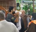 عمامه‌بوسی جوانان پاسخی به اهانت‌ها به ساحت روحانیت+فیلم