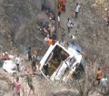 سقوط اتوبوس به دره در کشمیر ۲۱ کشته‌ بر جای گذاشت
