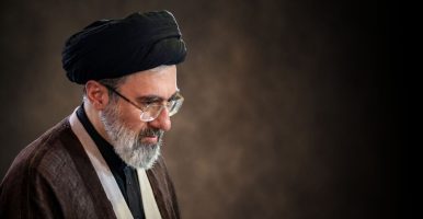 دفتر رهبر انقلاب: مطالب خارج از مراجع رسمی فاقد سندیت است