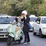 گواهینامه موتورسیکلت بانوان در پیچ اما و اگرهای قانونی تک چرخ میزند